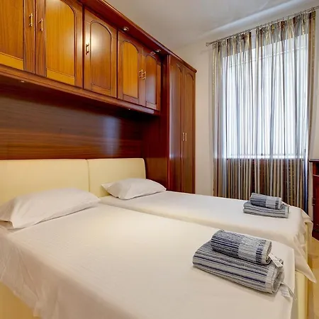 Unbeatable Location Valletta And Harbour Views