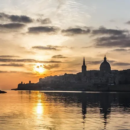 Unbeatable Location Valletta And Harbour Views