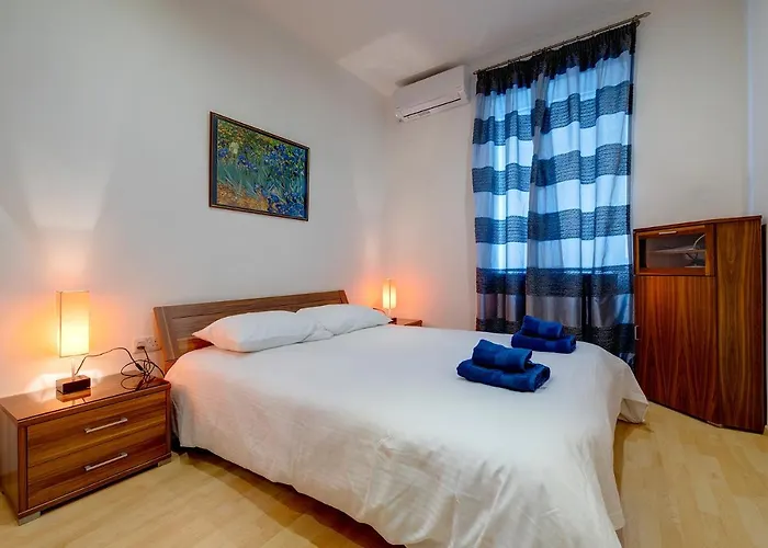 Unbeatable Location Valletta And Harbour Views