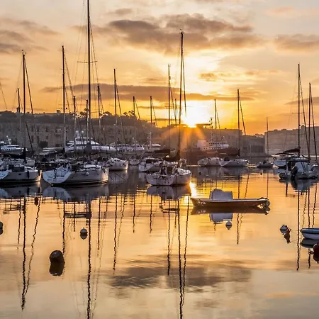 公寓 Unbeatable Location Valletta And Harbour Views