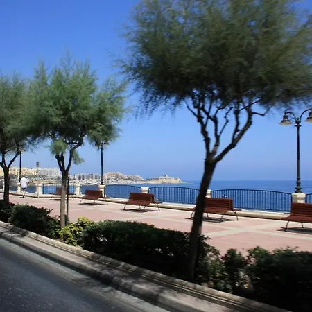 Unbeatable Location Valletta And Harbour Views 斯利马